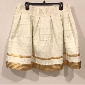 Ashley Stewart White & Gold Mini Skirt Sz 20